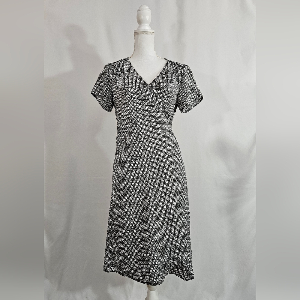 Gap black and white pattern wrap midi dress women's size small